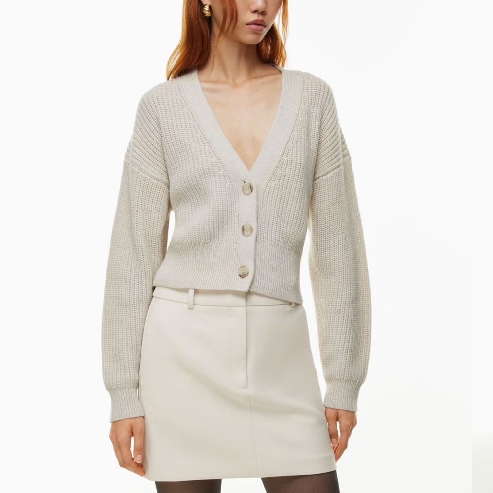 Babaton Aritzia Canberra 100% Merino Wool
Ribbed V-neck Cardigan
Heather Birch S